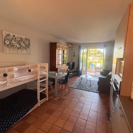 Garden With Terrace 600m From The Port Apartamento *
